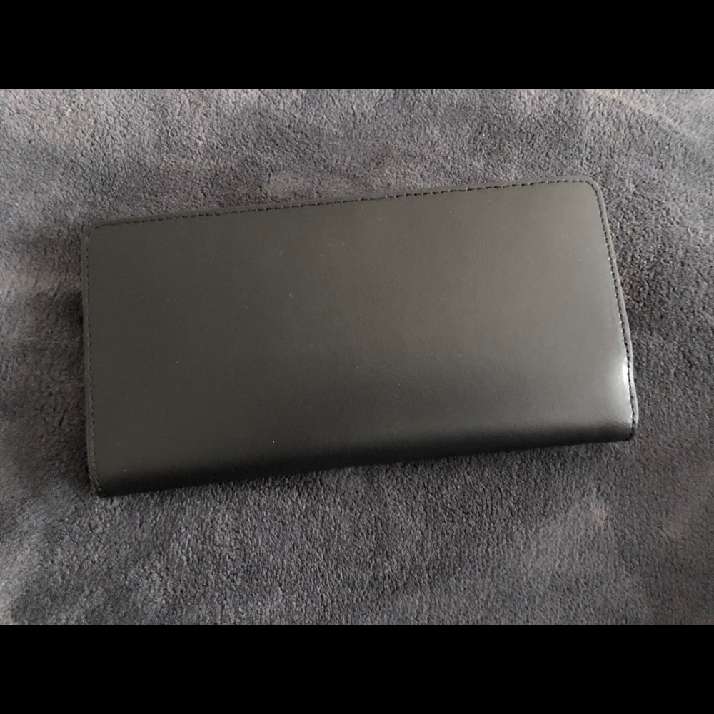 Women’s Mark and Graham wallet